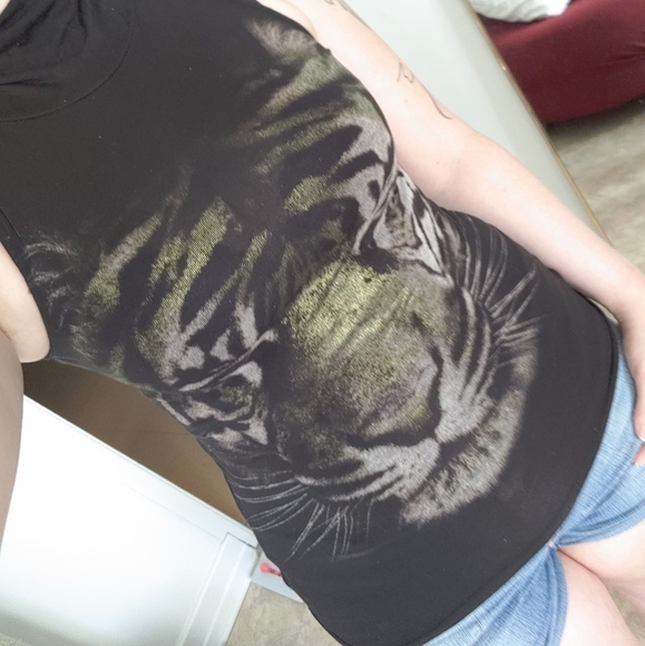 AVAILABLE ONLY IN THE M BUNDLE/Black sexy Tiger top, Small - Picture 6 of 9